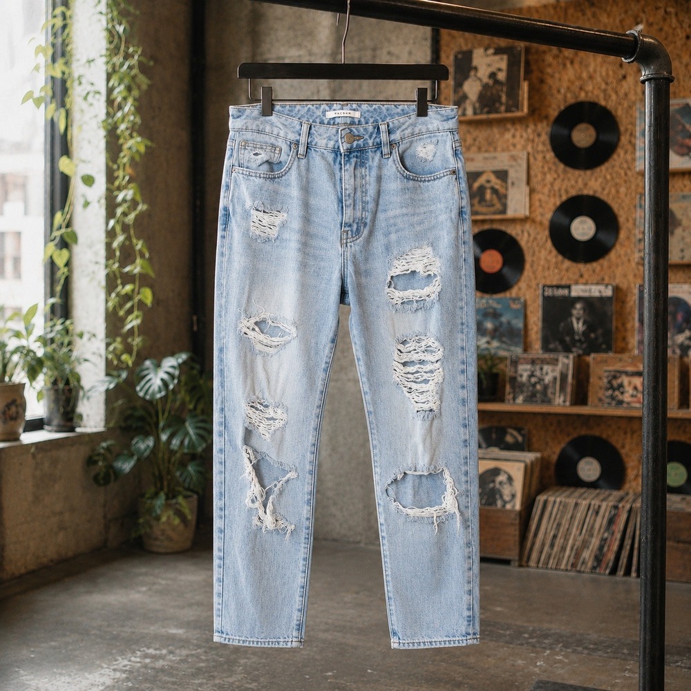PacSun Light Wash Distressed Straight Leg Ripped Jeans Blue Denim Size 2 26x26.5